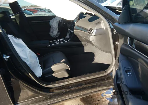 2021 Honda Accord Sport 2.0T z USA, uszkodzony, nr VIN 1HGCV2F37MA008240